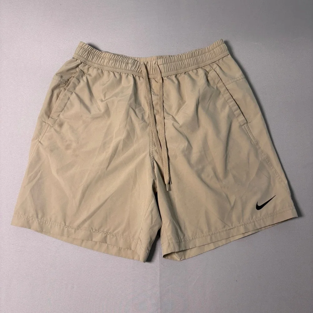 Nike Dri-FIT Mens Tan Khaki Training Shorts Mesh Lined 7 Inch Inseam Size M